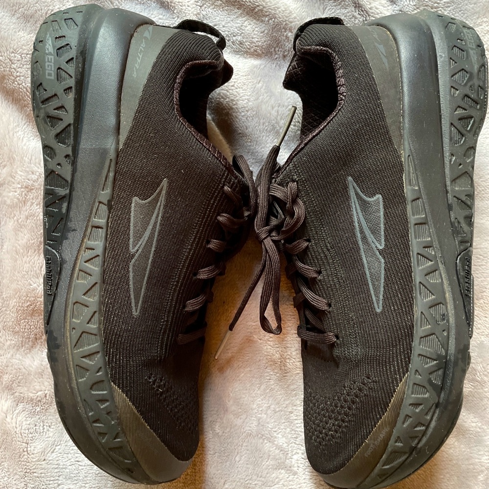 Altra Womens Paradigm 4.5 Black Running Shoes 9.5